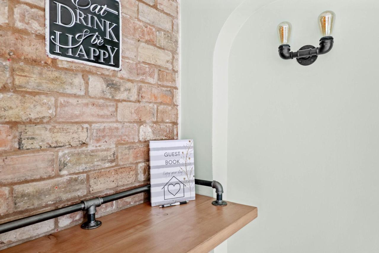 Wheelbarrow Cottage Bengeworth Esterno foto